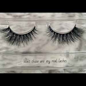“Wait Those Are My Real Lashes” || Lashful Lengths Luxury Mink Eyelashes